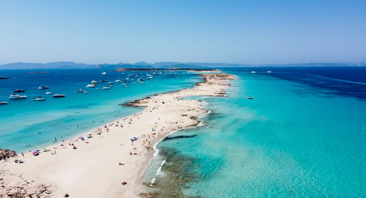 Day trip to Formentera from Ibiza: The best tips for beaches, boat & planning