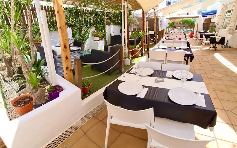La Parrilla Bar & Grill