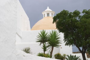 Kirche Santa Eularia: Puig de Missa mit Meerblick